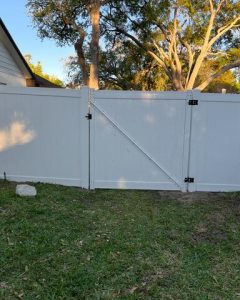 Vinyl Privacy Fence Install Sarasota Fl2