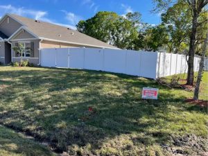 Vinyl Privacy Fence Install In Valrico Fl2
