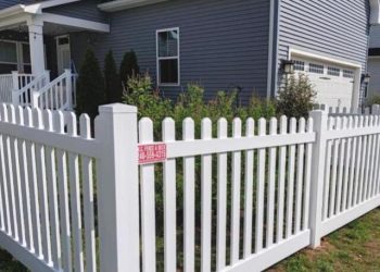 Vinyl Picket Fence Installed By Our Awesome Crew In Parrish Fl Vinyl Picket Fence Installed By Our Awesome Crew In Parrish Fl