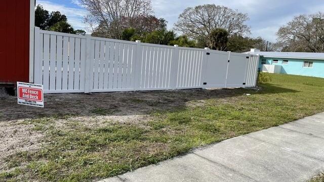 Vinyl Picket Fence Install Gibsonton Flq2 Vinyl Picket Fence Install Gibsonton Flq2