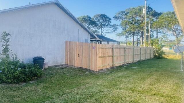 Wood Privacy Fence Installation Riverview Fl2 Wood Privacy Fence Installation Riverview Fl2